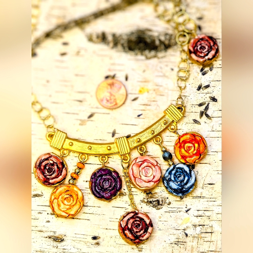 Kisses From Dried Roses In Handpainted Clay Cottagecore Gold Plated Necklace - Picture 7 of 9